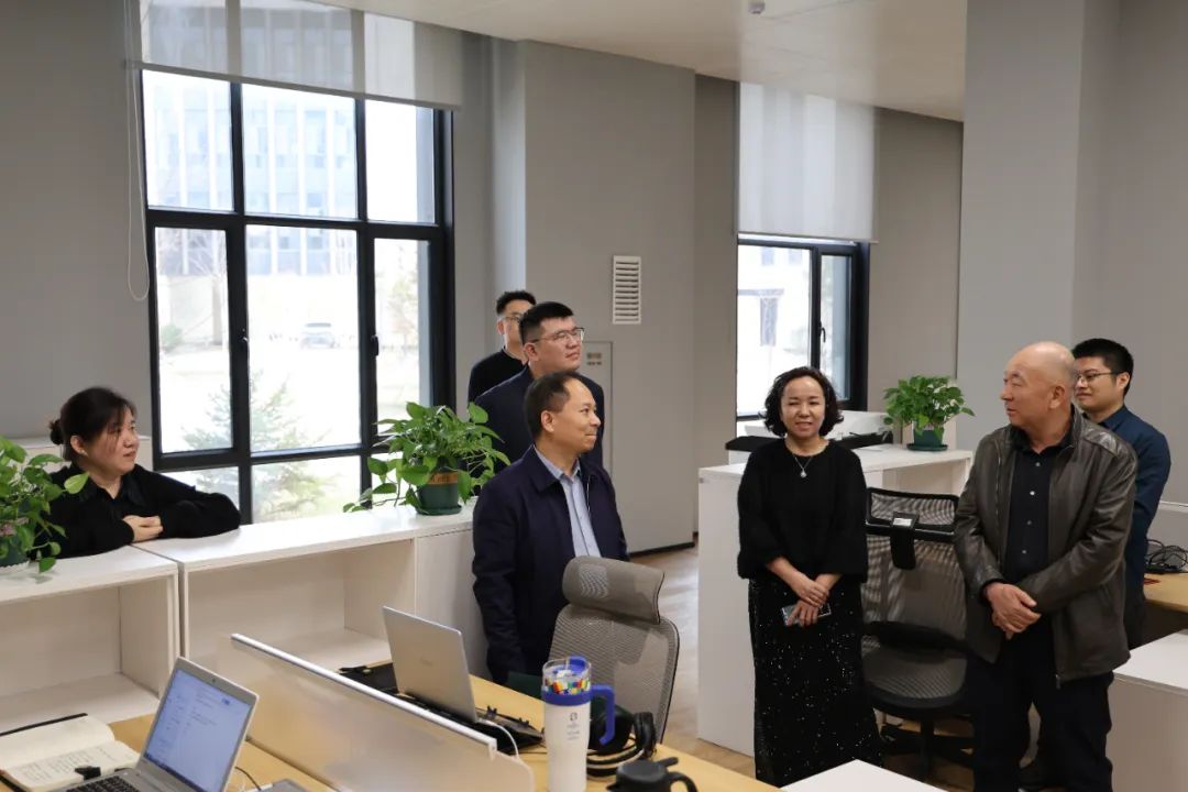 集团要闻丨九圣禾控股集团党委书记、名誉董事长舍亚辉到网络科技公司开展工作调研